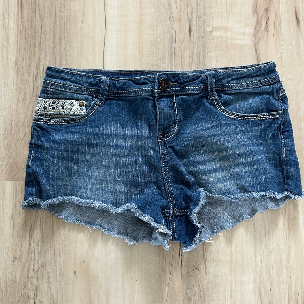 Rue 21 denim jeans cheeky shorts sz 9/10